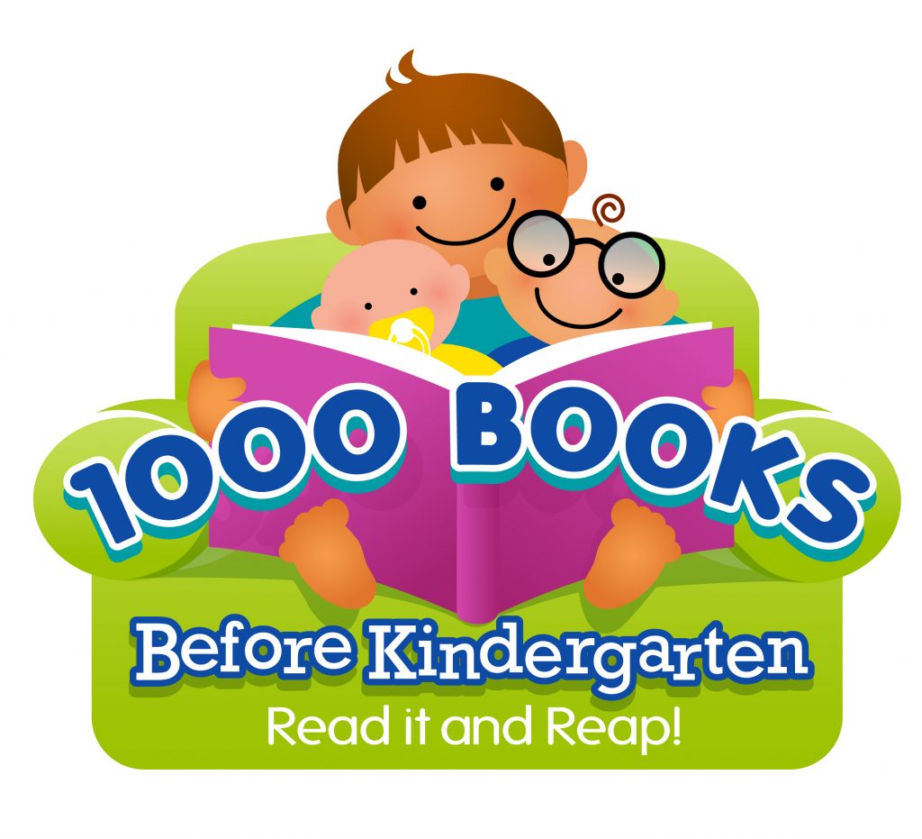 Family reading on a chair for 1000 books before kindergarten