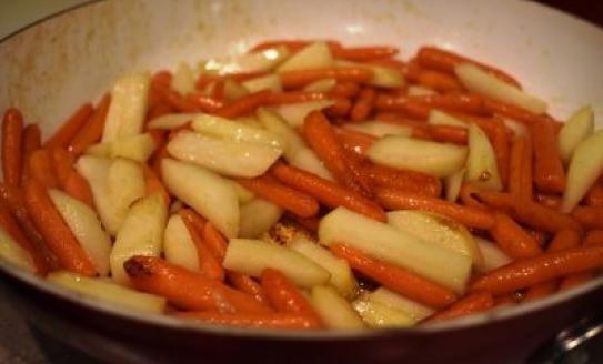 Gingered Carrots with Pear Thumbnail